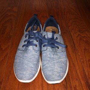 Toms sneakers